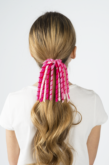 Yeşil ve pembeli lastikli toka